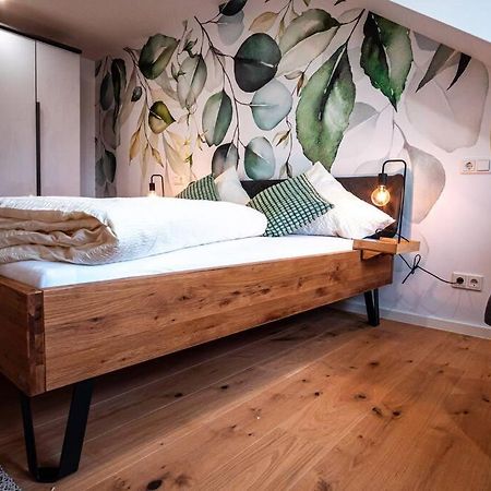 Neue Fewo Mit Schlossblick - Urlaub Im Wein- Und Ferienort Bekond Exterior foto