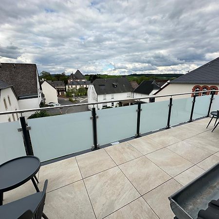 Neue Fewo Mit Schlossblick - Urlaub Im Wein- Und Ferienort Bekond Exterior foto
